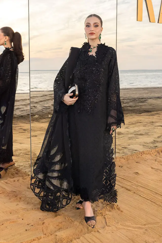 Alaya luxury lawn full-length primary view