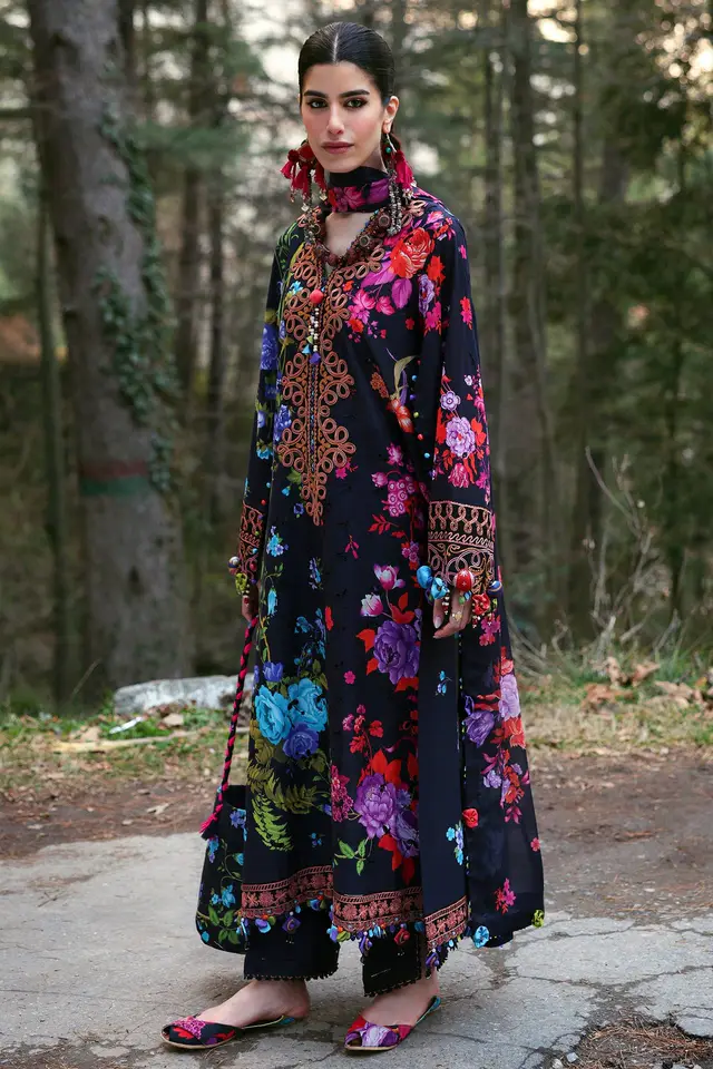 Alya luxury lawn full-length primary view