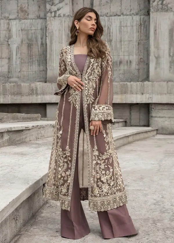Ayesha Shoaib Malik full-length primary view