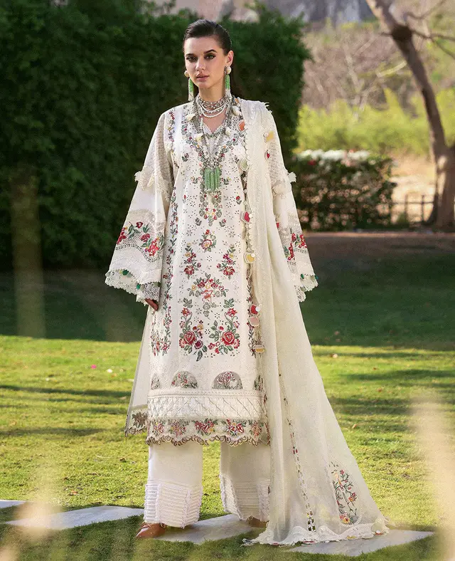 D7-A - Mira luxury lawn full-length primary view