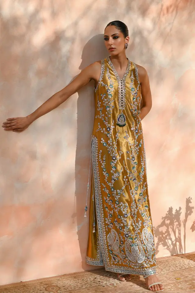 Yusra full-length primary view
