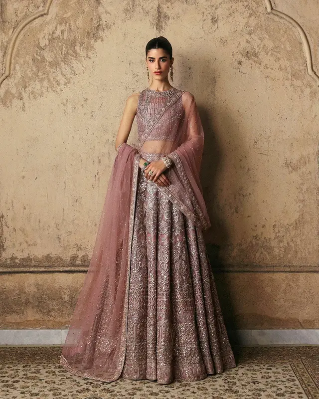 Faiza Saqlain - Prenia full-length primary view