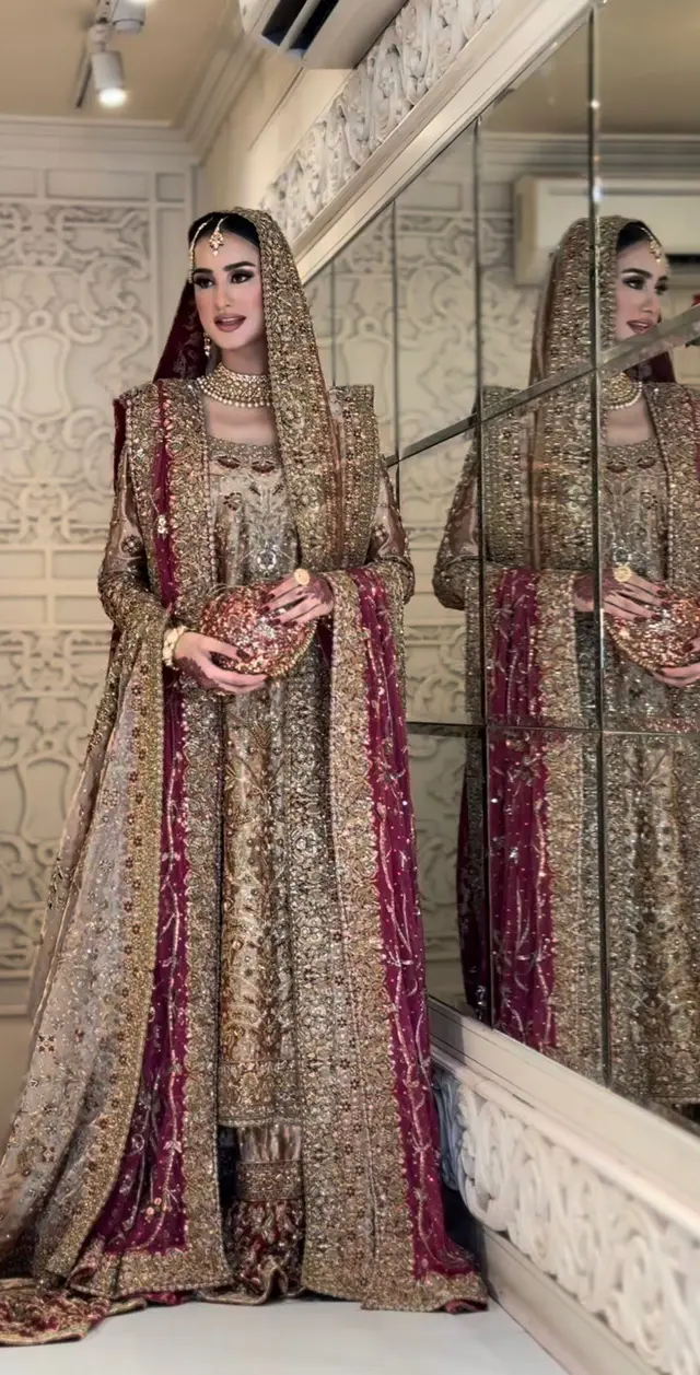 Areeba full-length primary view