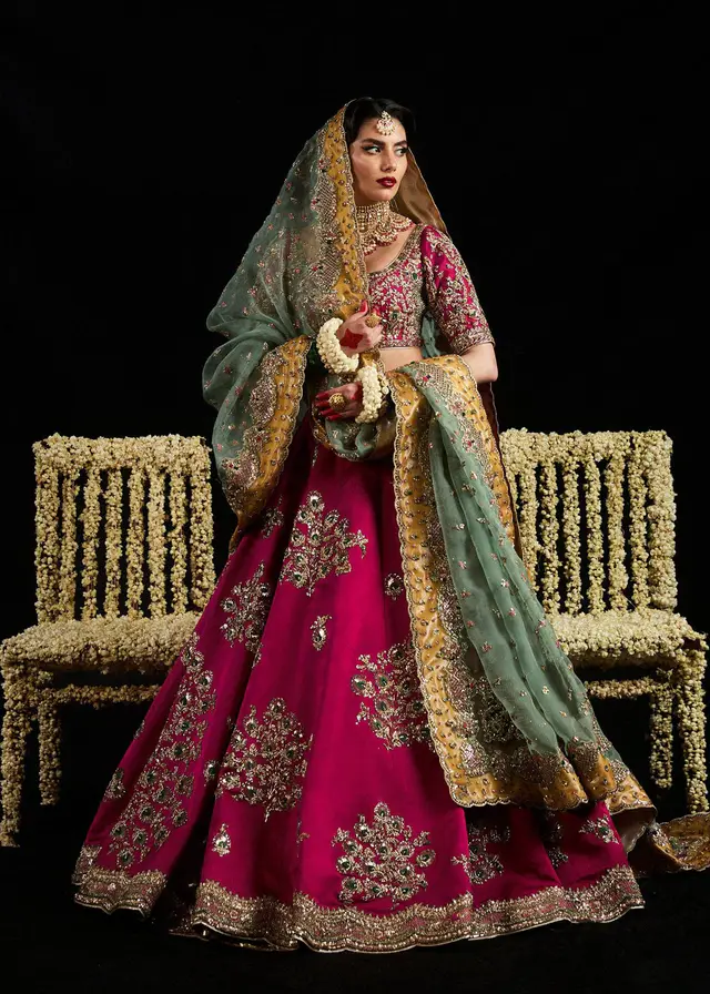 Laal full-length primary view