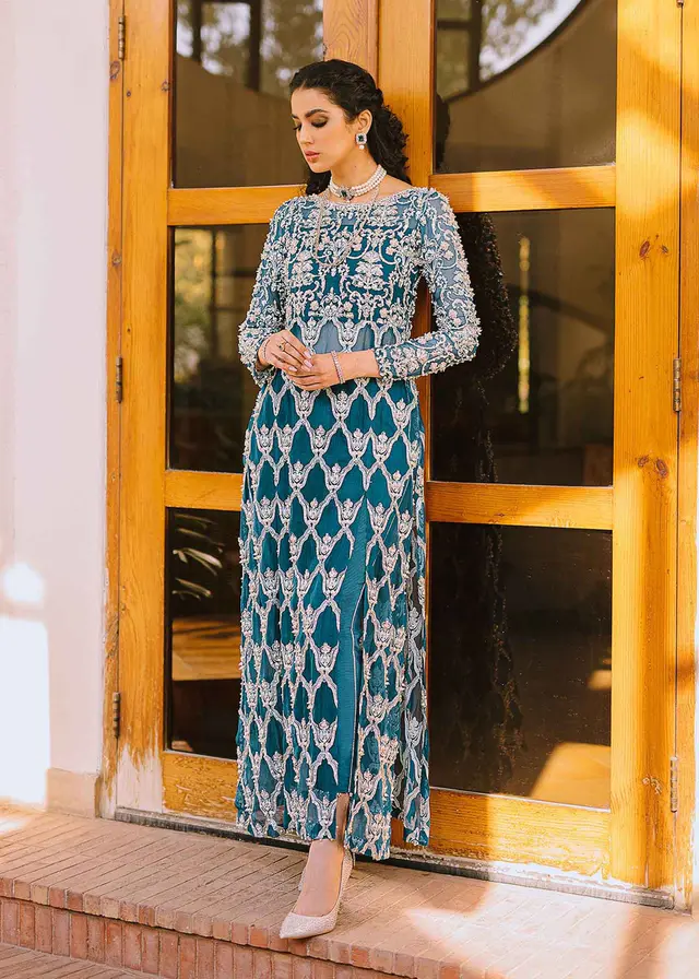 Lyla full-length primary view