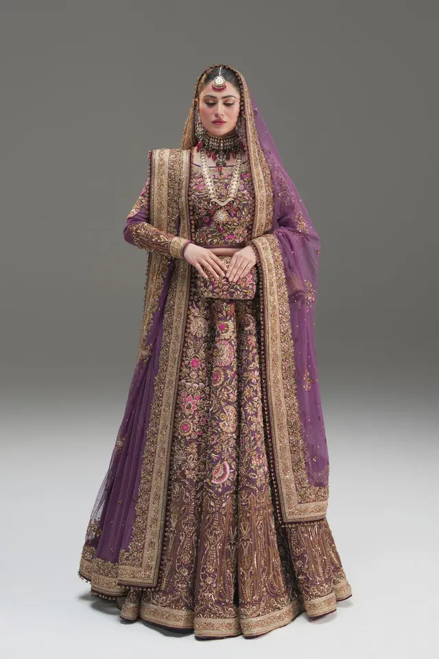 Mirbail full-length primary view