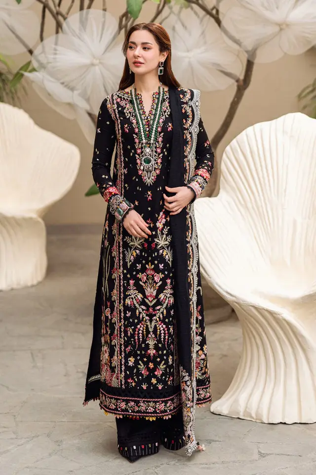 Hannah luxury lawn full-length primary view