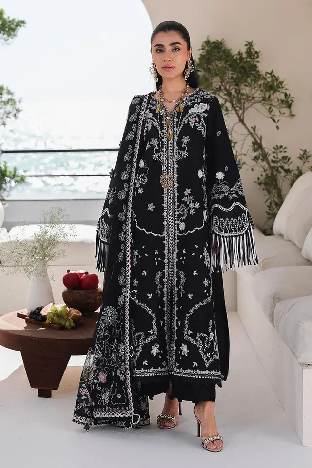 Liana luxury lawn full-length primary view