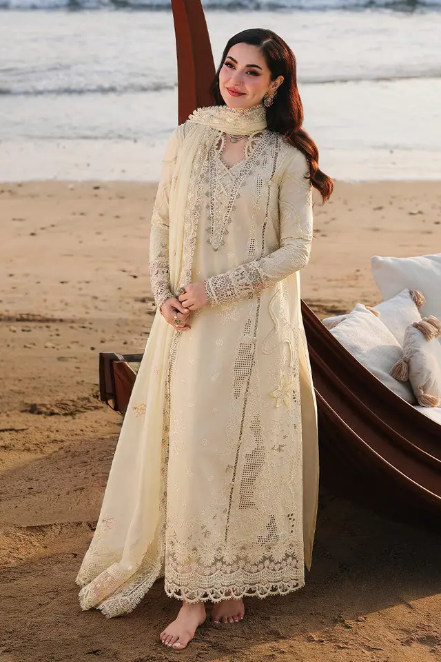 Safa luxury lawn full-length primary view