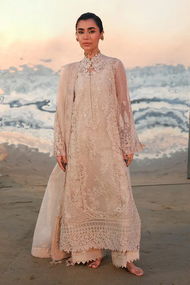 Nehan luxury lawn full-length primary view