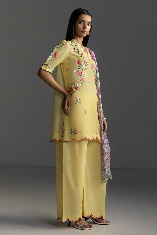 Seren-5B luxury lawn full-length primary view