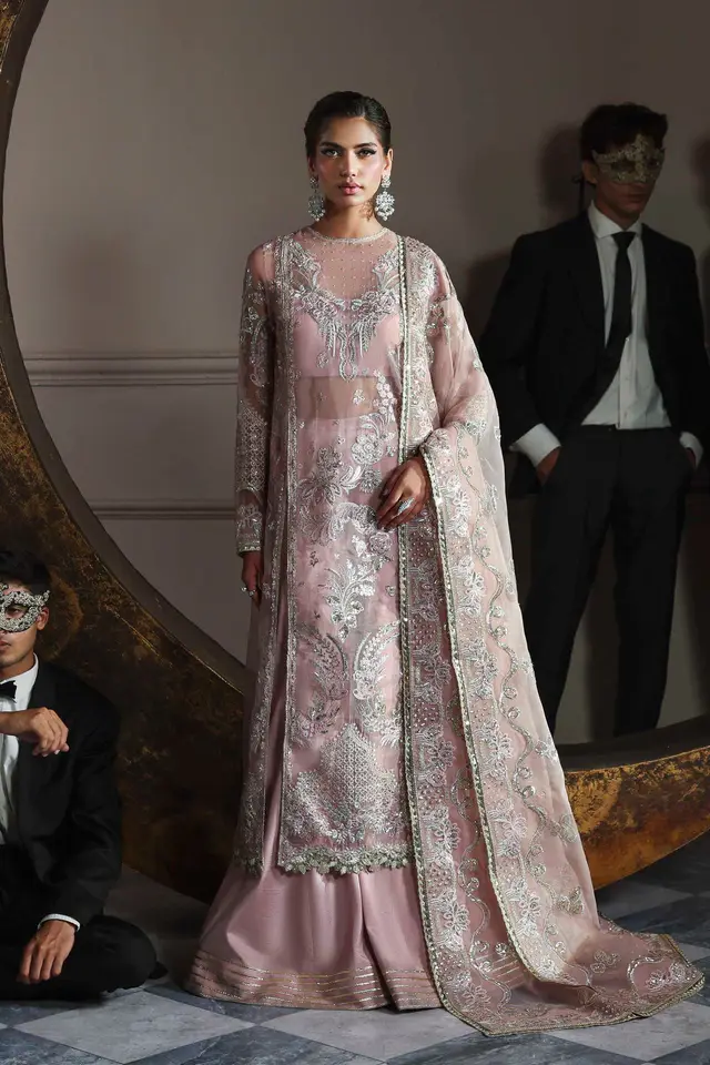 Shahmeena full-length primary view