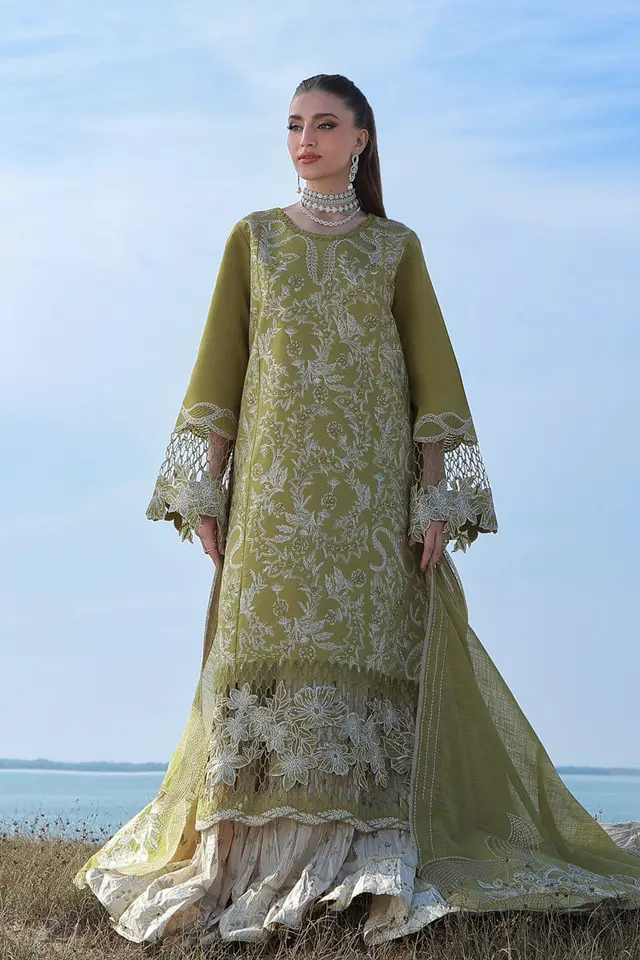 Zariah luxury lawn full-length primary view