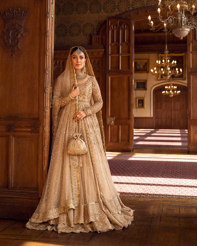 Zariana luxury lawn full-length primary view