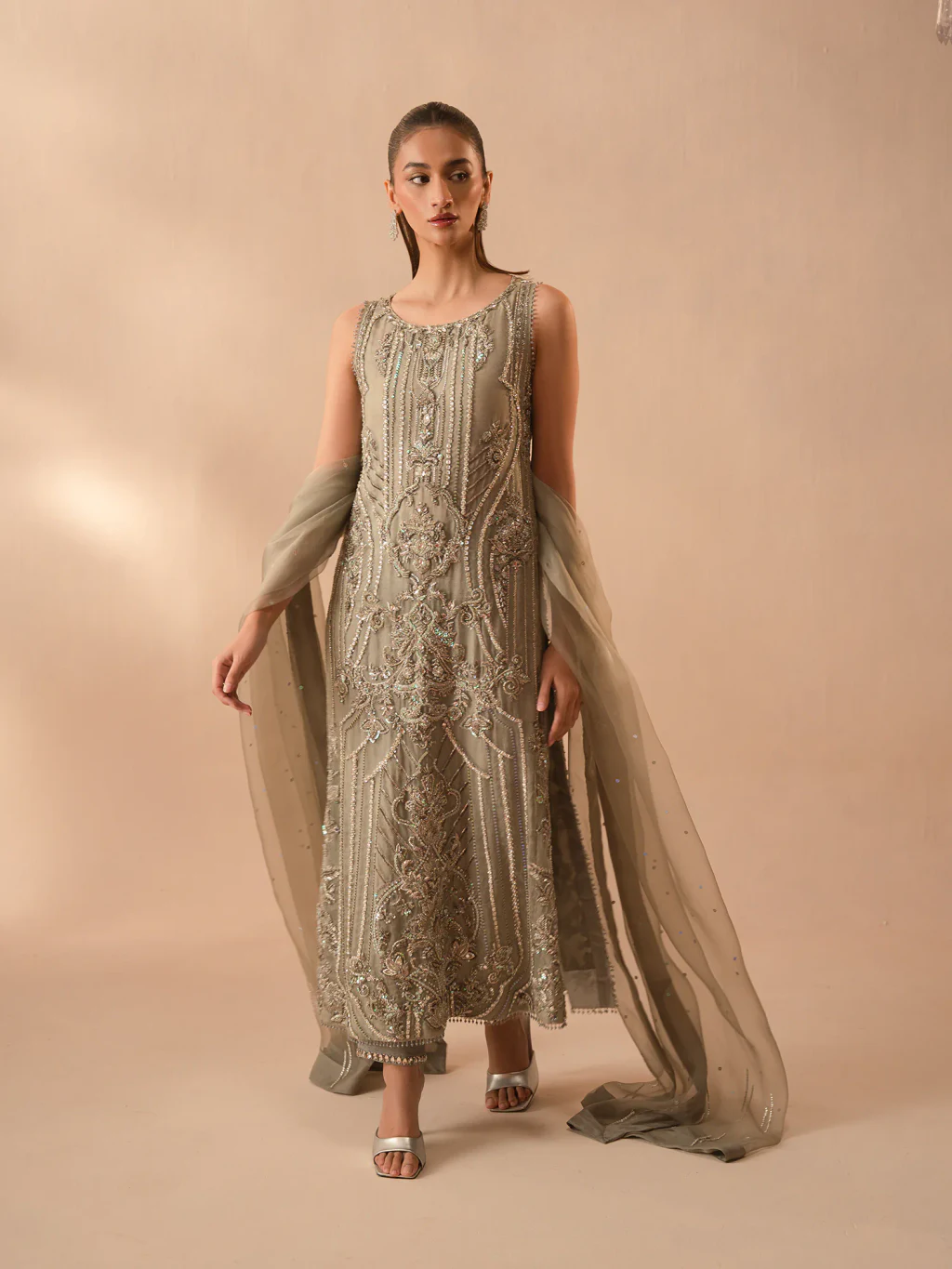 Abeera Usman – Silver Mint – full outfit view