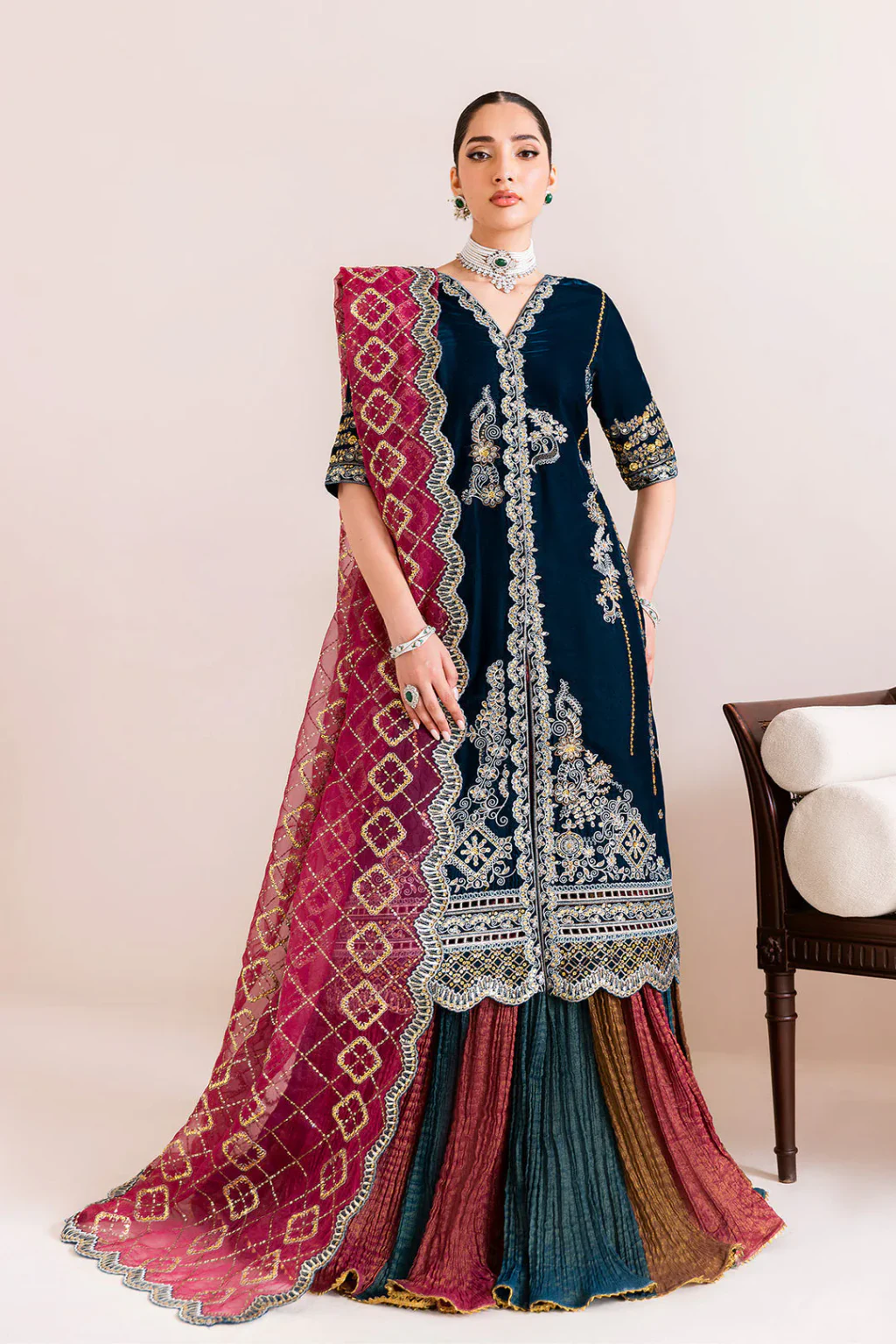 Alizeh – Mehroob – full outfit view