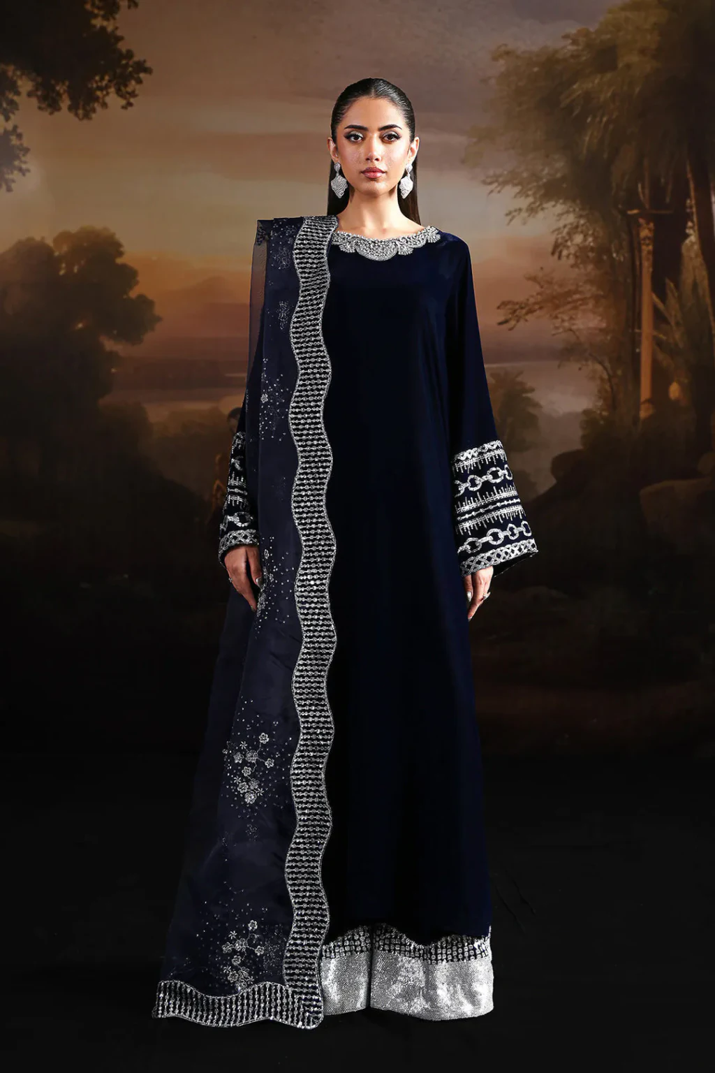 Alizeh – Velvetine – full outfit view