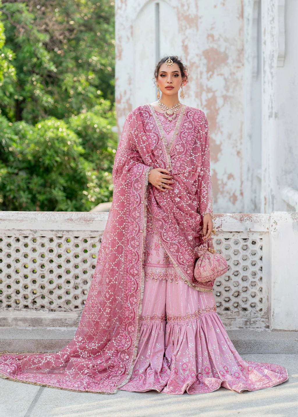 Gulnar Shehnai bridal dress — photograph 1