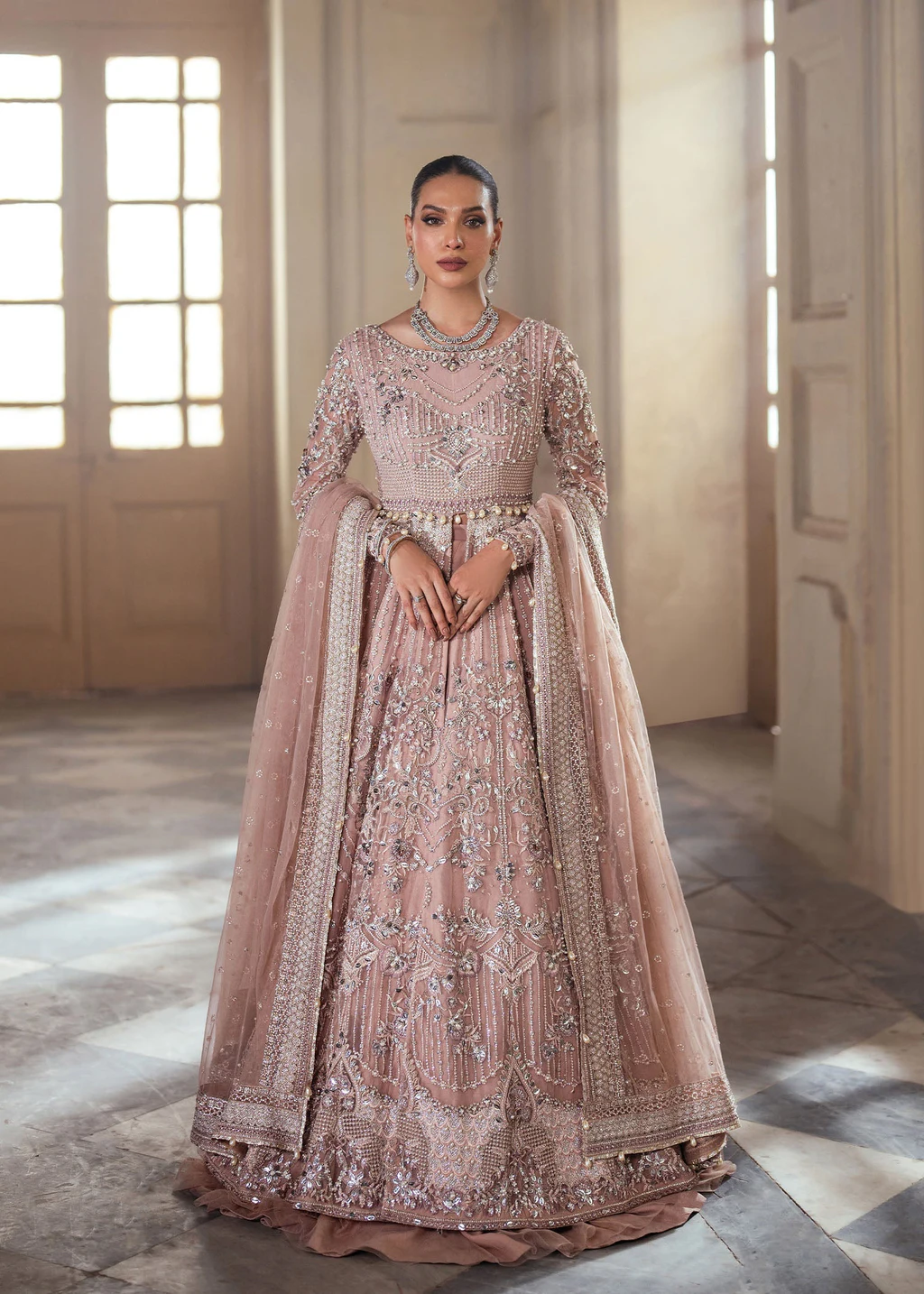 Mahpara Shehnai bridal dress — photograph 1