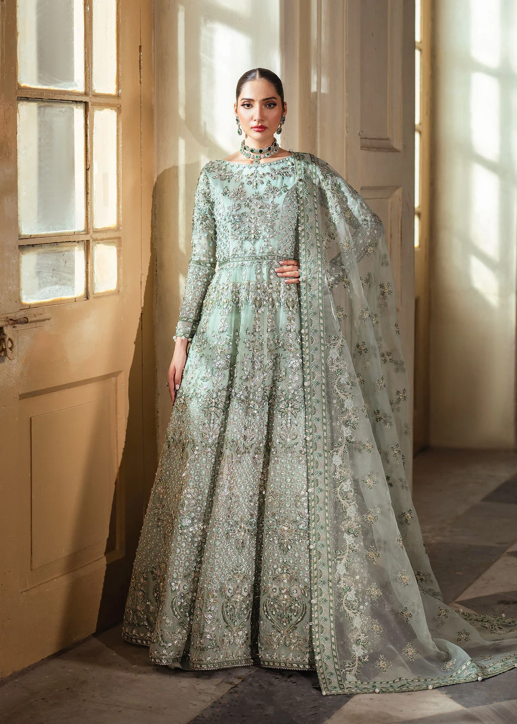 Minha Shehnai bridal dress — photograph 1
