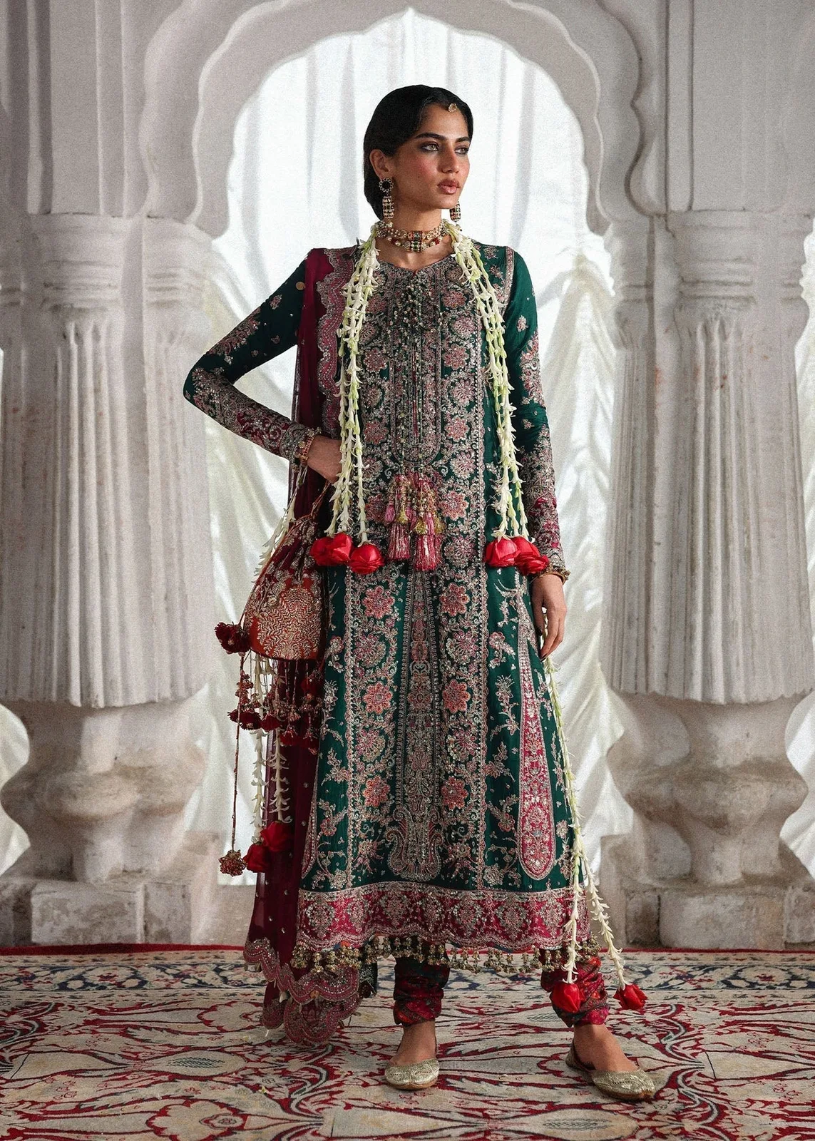 Hussain Rehar – Morni formal, full front view