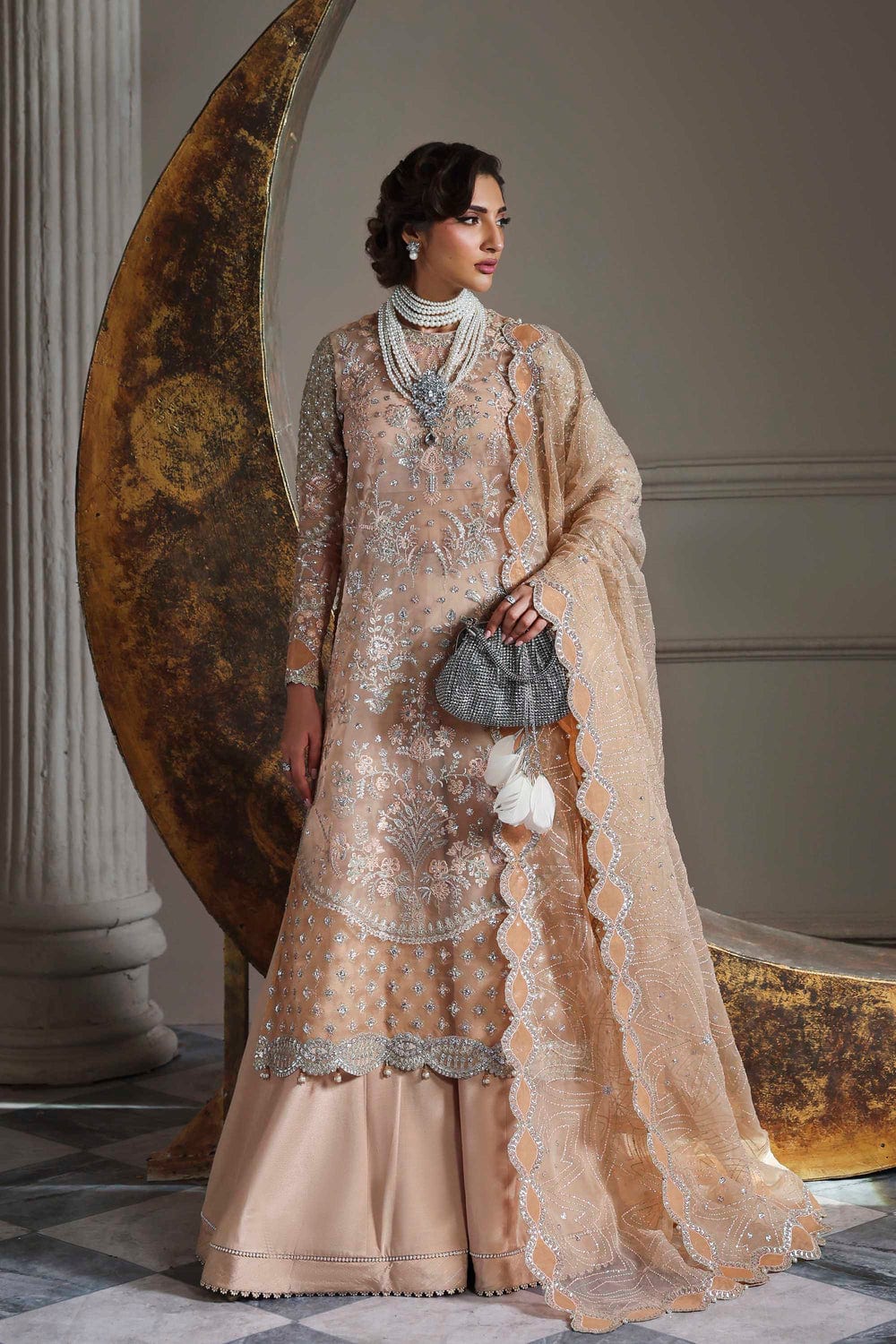 Aabroza full-length primary view