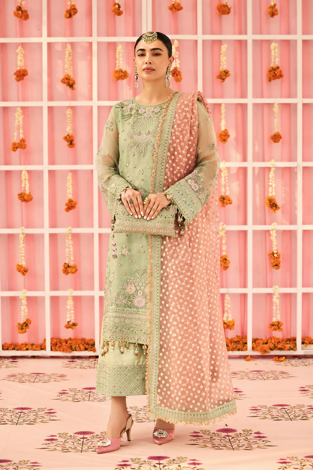 Alizeh – Libaan – full outfit view