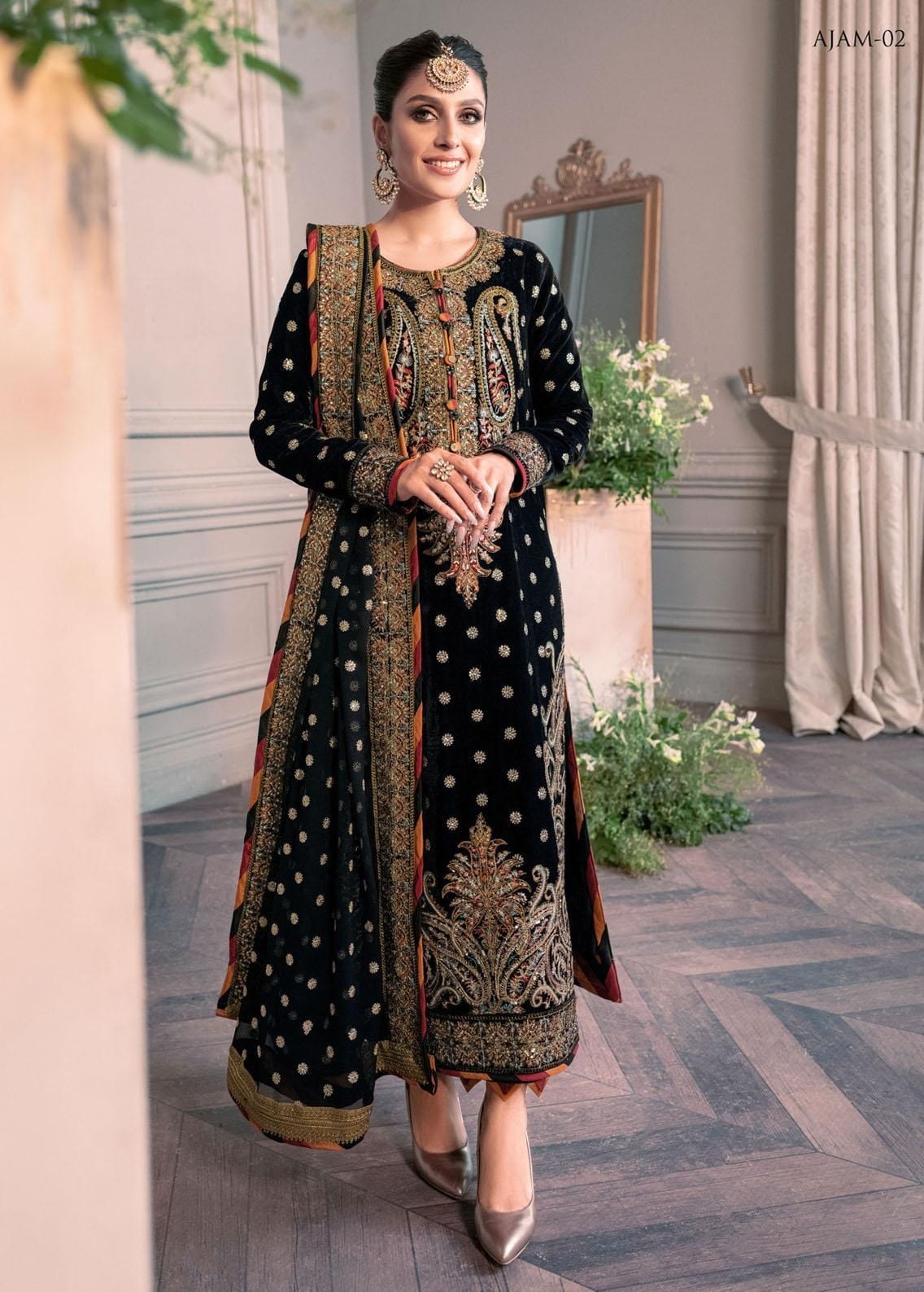 Asim Jofa Makhmal Royal velvet full-length primary view