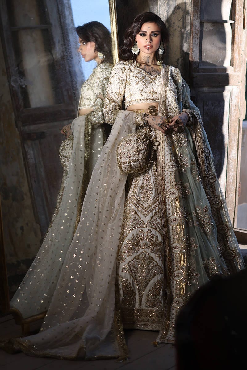 Bibbojaan full-length primary view