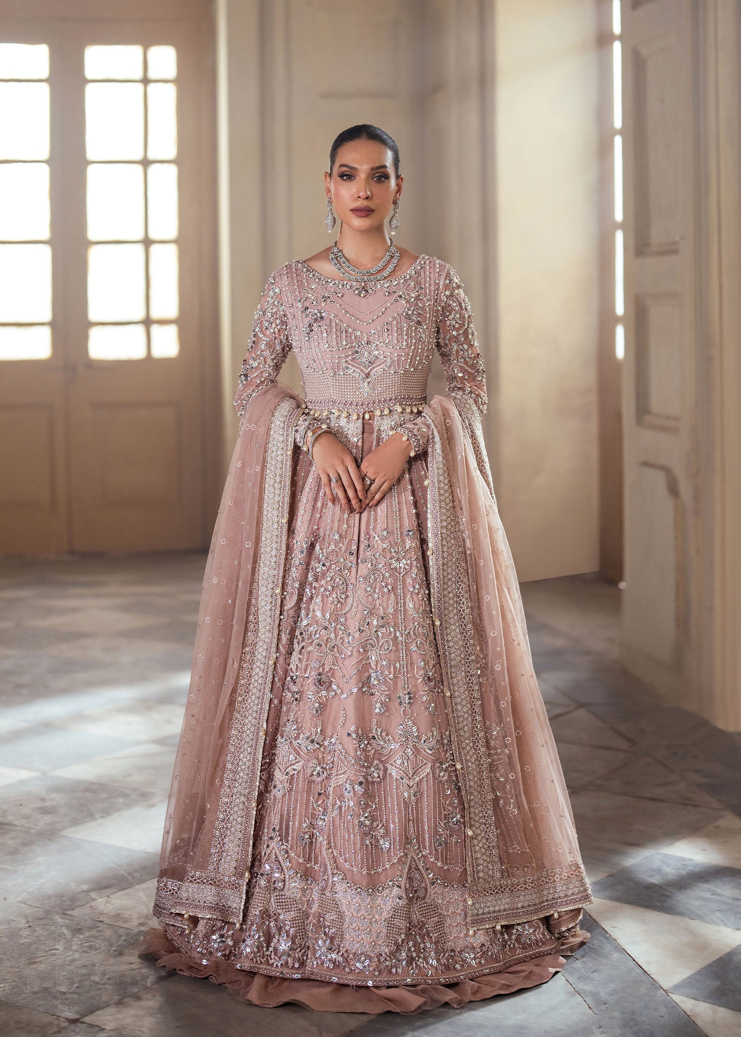 Mahpara Shehnai bridal dress — photograph 1