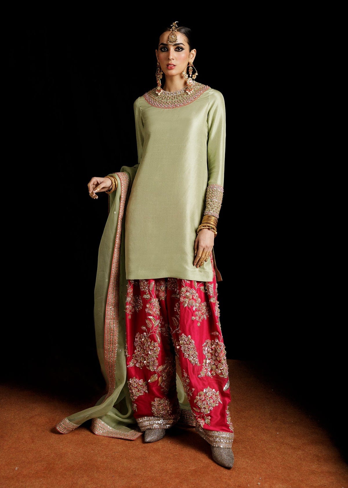 Doron full-length primary view