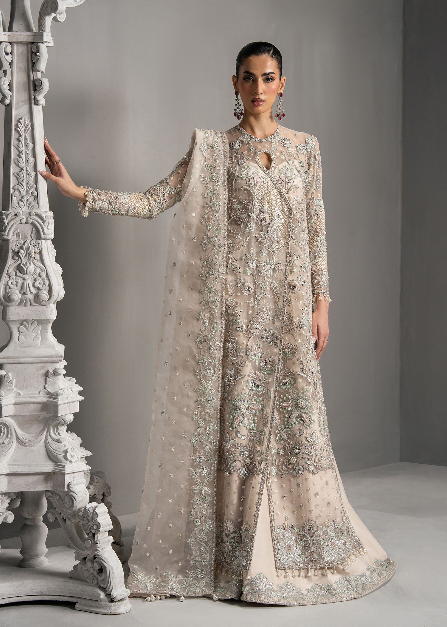 Delina champagne ivory original formal dress — photograph 1