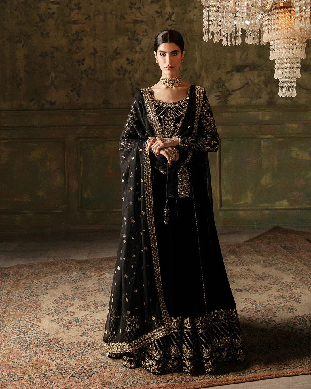 Faiza Saqlain - Venera — full outfit view