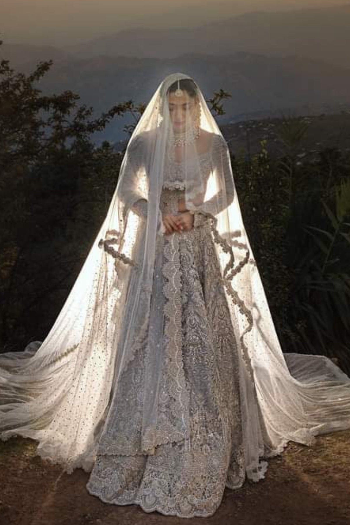 Faraz Manan full-length primary view
