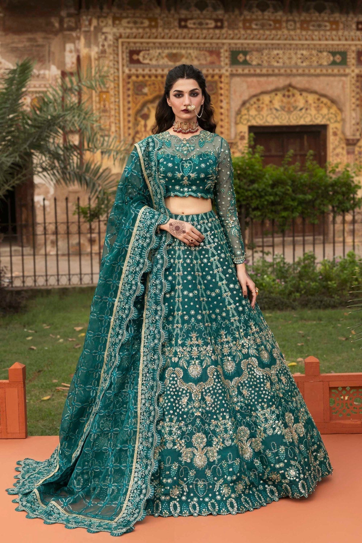 Gulnar full-length primary view