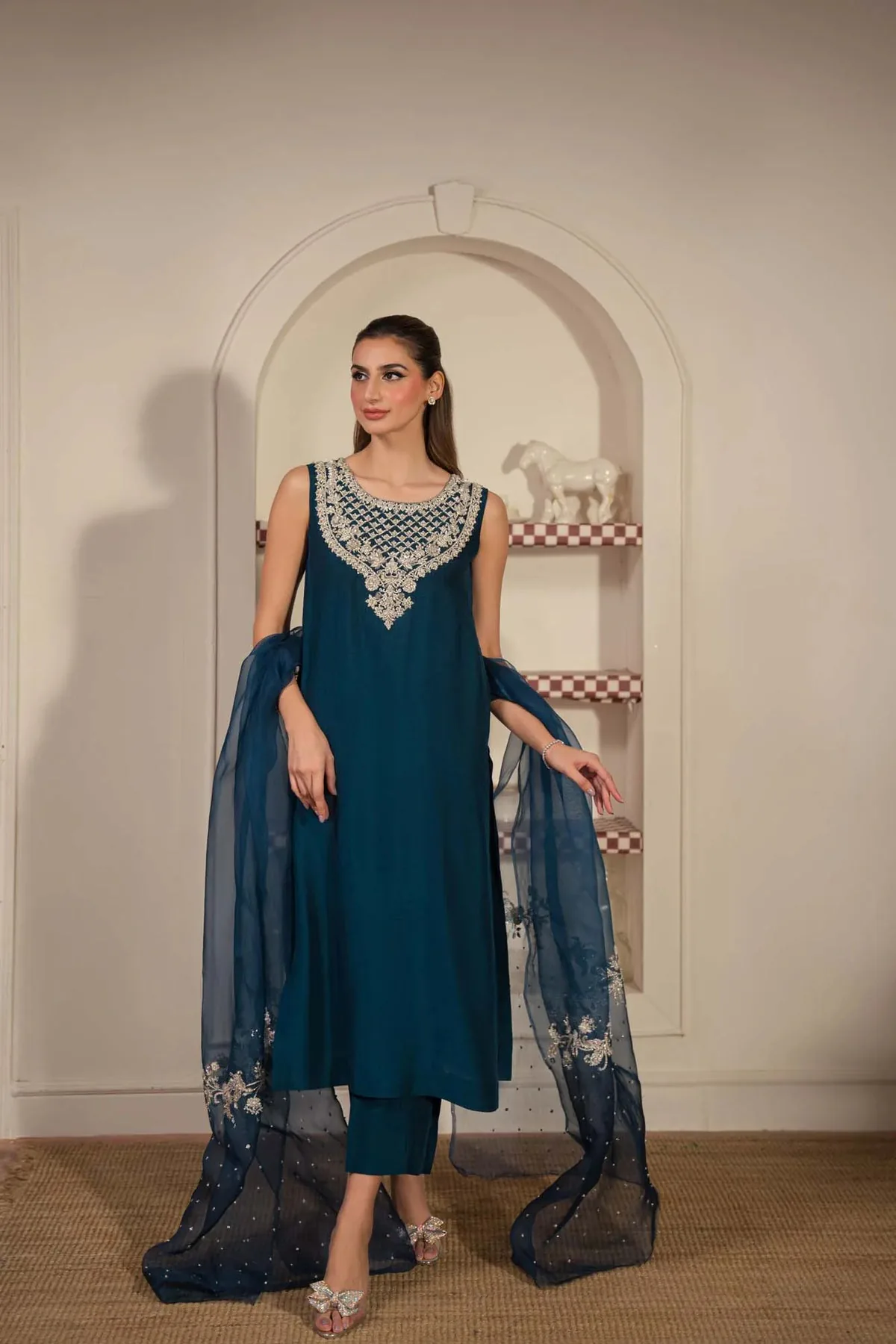 Kaida - Lilly full-length primary view