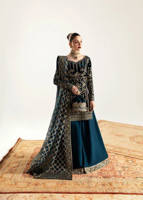 Kanwal Malik – Nazmi – full outfit view