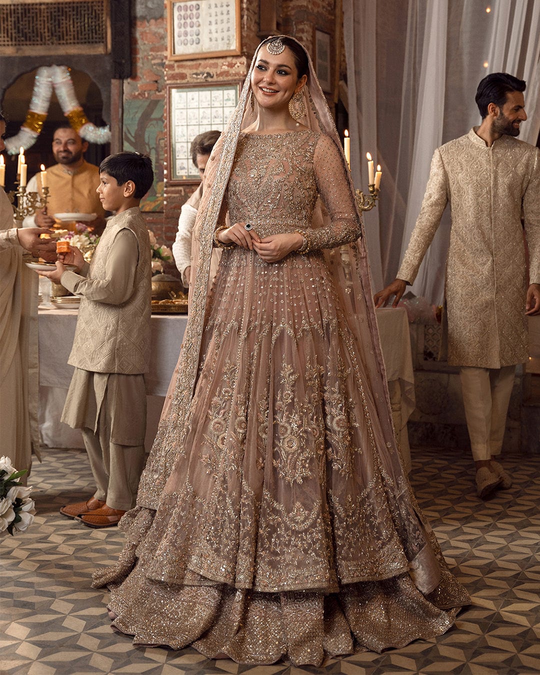 Mahra full-length primary view