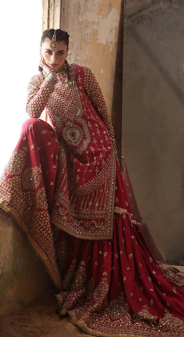 Ruhi Begum full-length primary view
