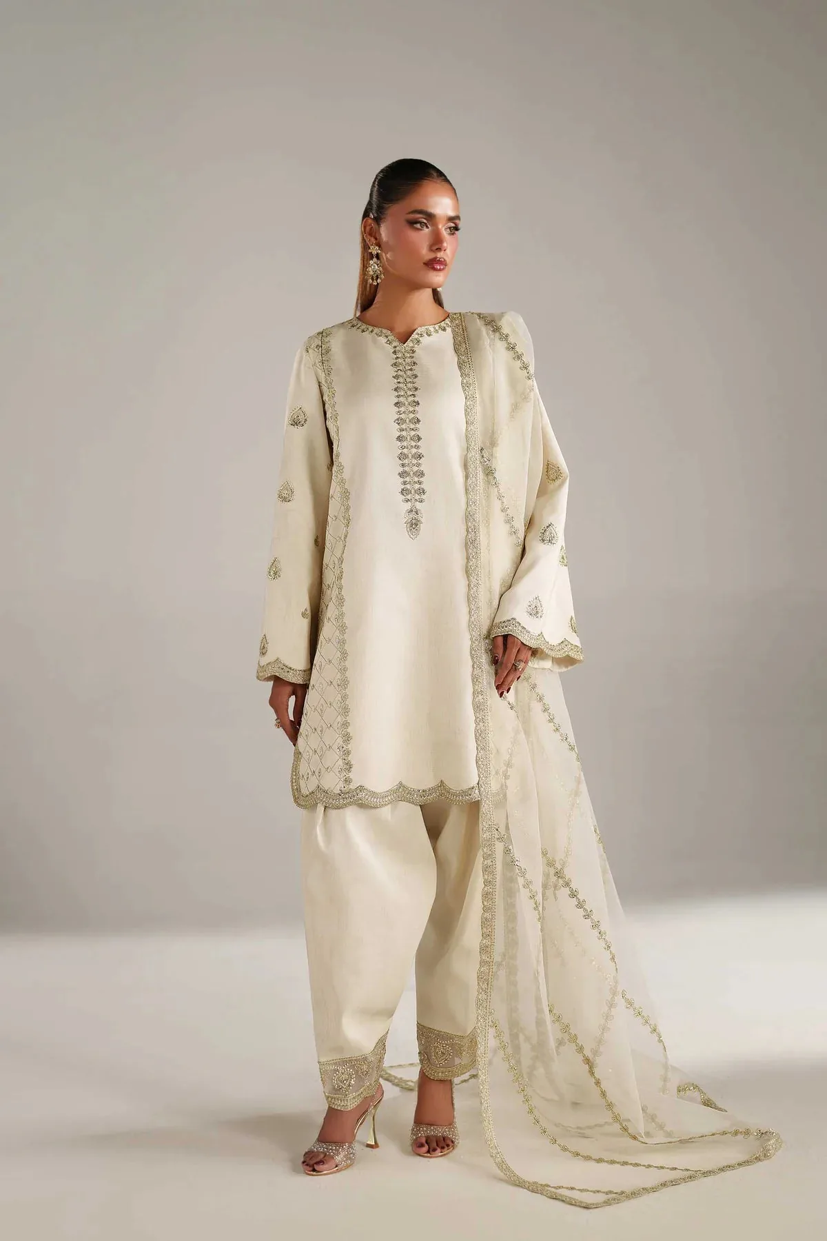Ruqai full-length primary view