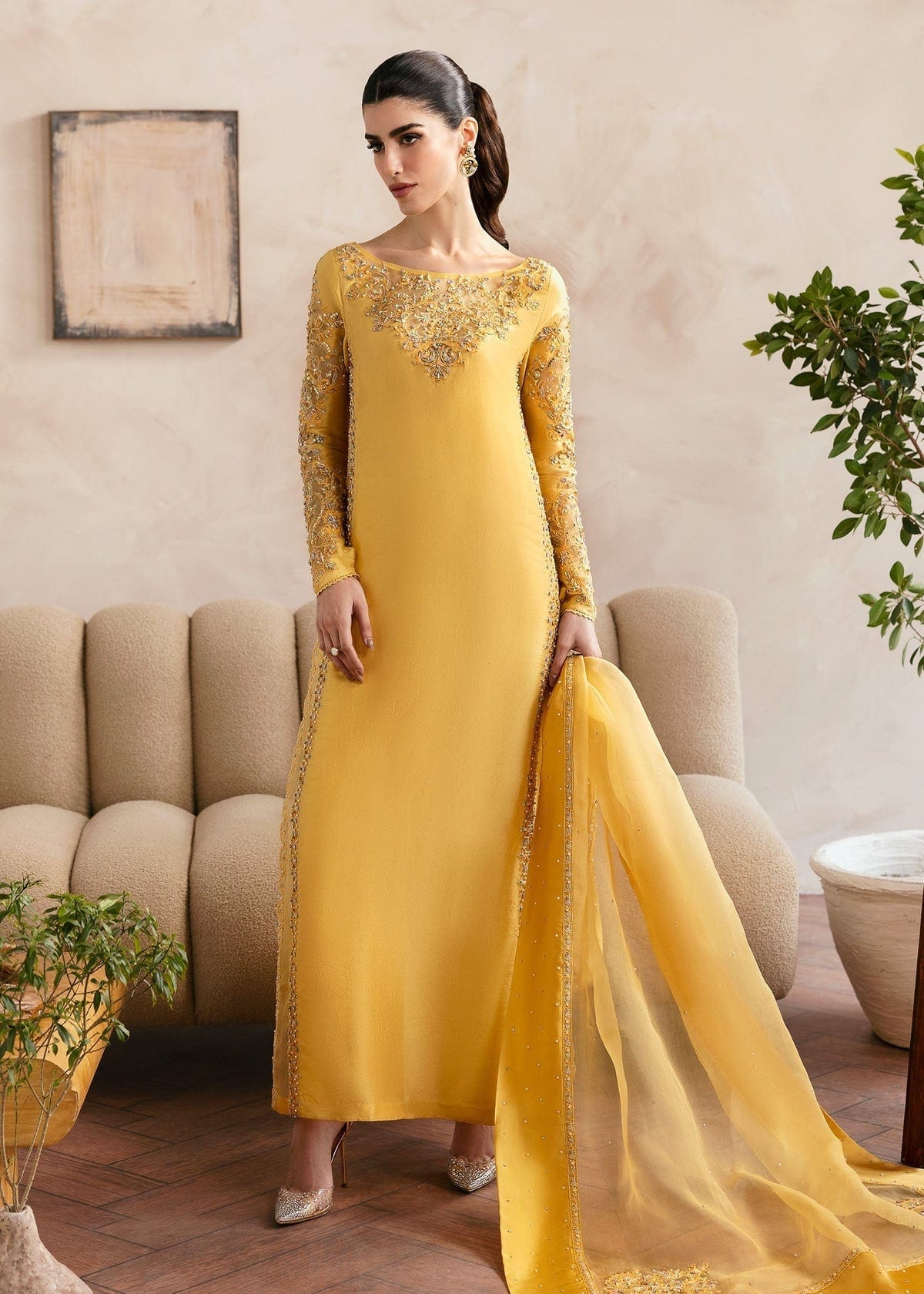Saesha full-length primary view