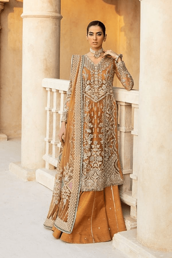 Soraya - Naira full-length primary view